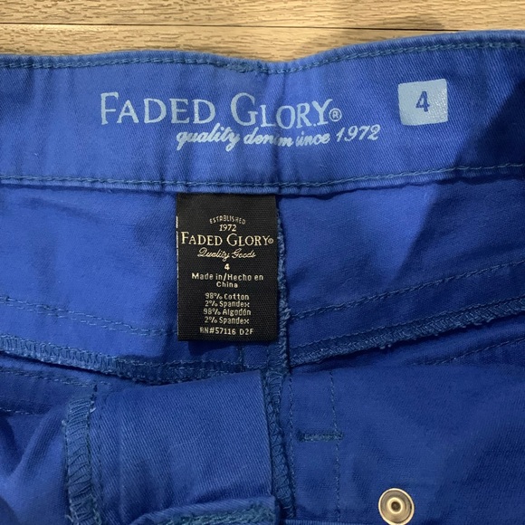 Women’s shorts - Picture 3 of 3